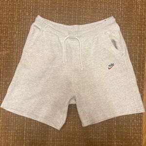 Nike Men's Athletic Shorts in Light Gray